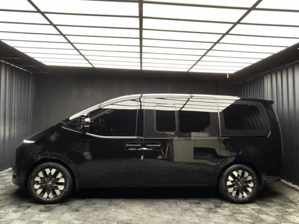 HYUNDAI Staria - Vista 2