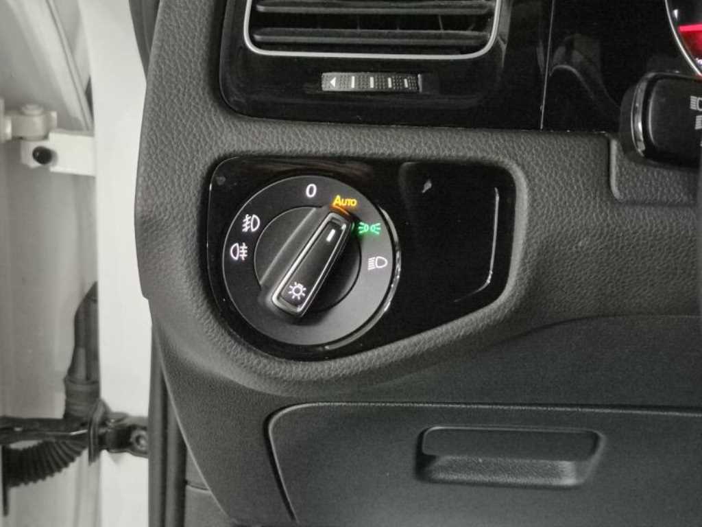 Volkswagen Golf - Vista 10