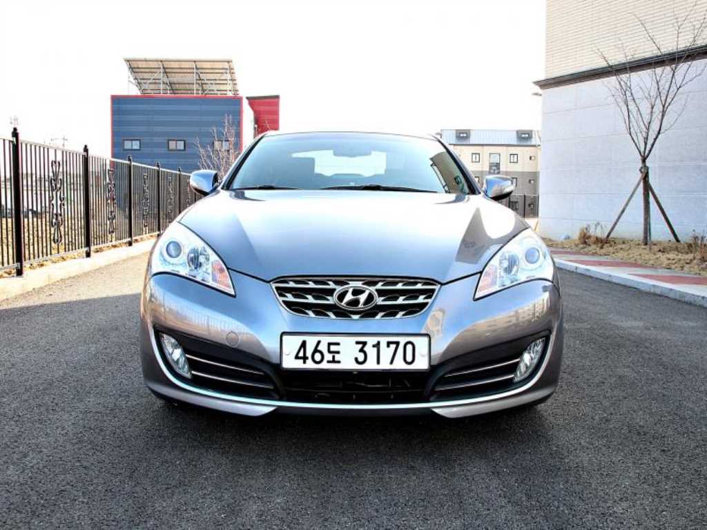 HYUNDAI Genesis - Vista 4