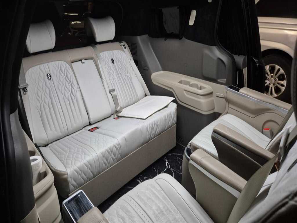 KIA Carnival - Vista 6