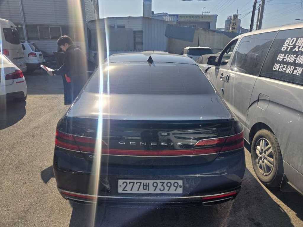 Genesis G90 - Vista 3