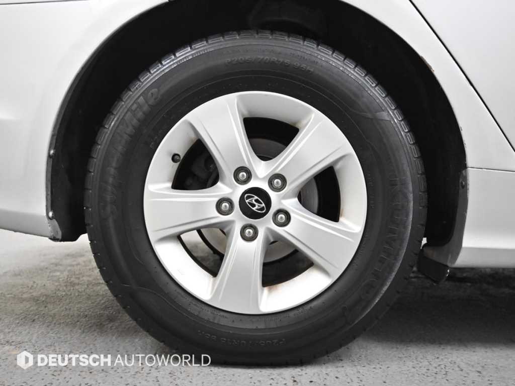 HYUNDAI Sonata - Vista 5