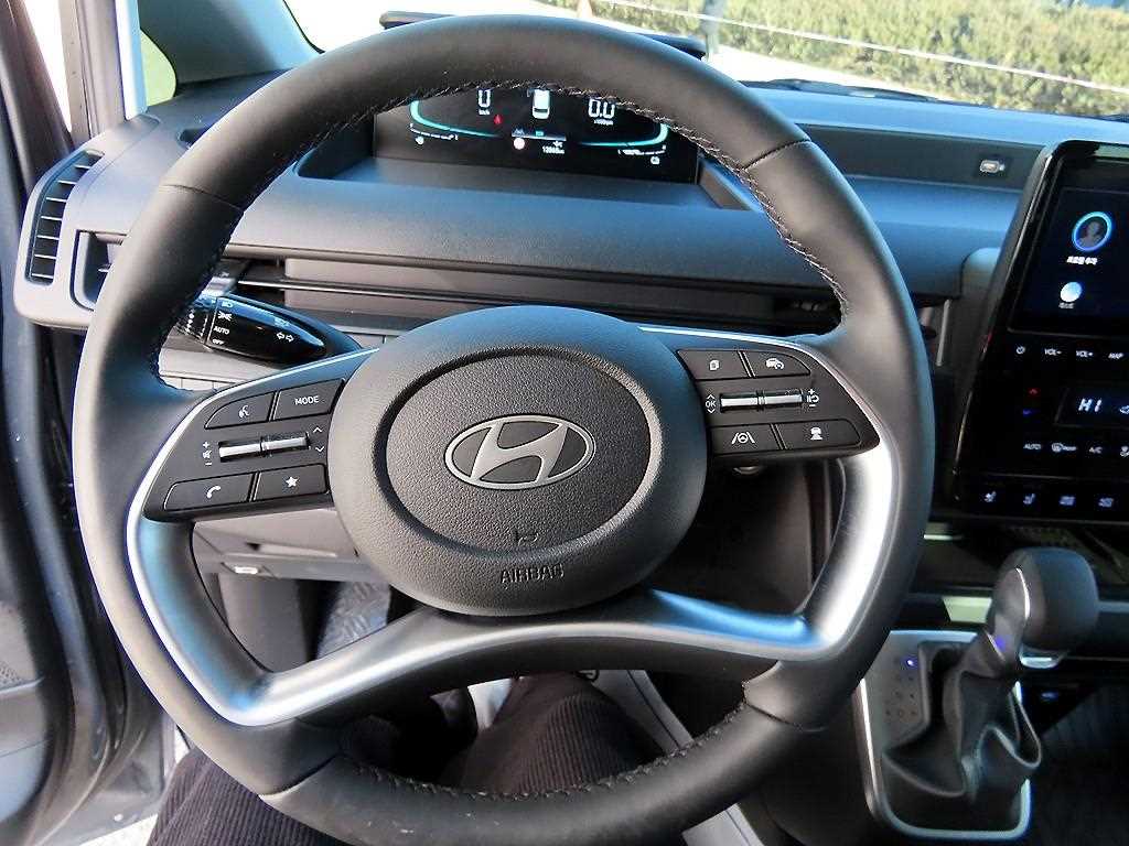 HYUNDAI Staria - Vista 8