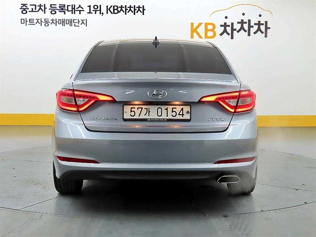 HYUNDAI Sonata - Vista 3