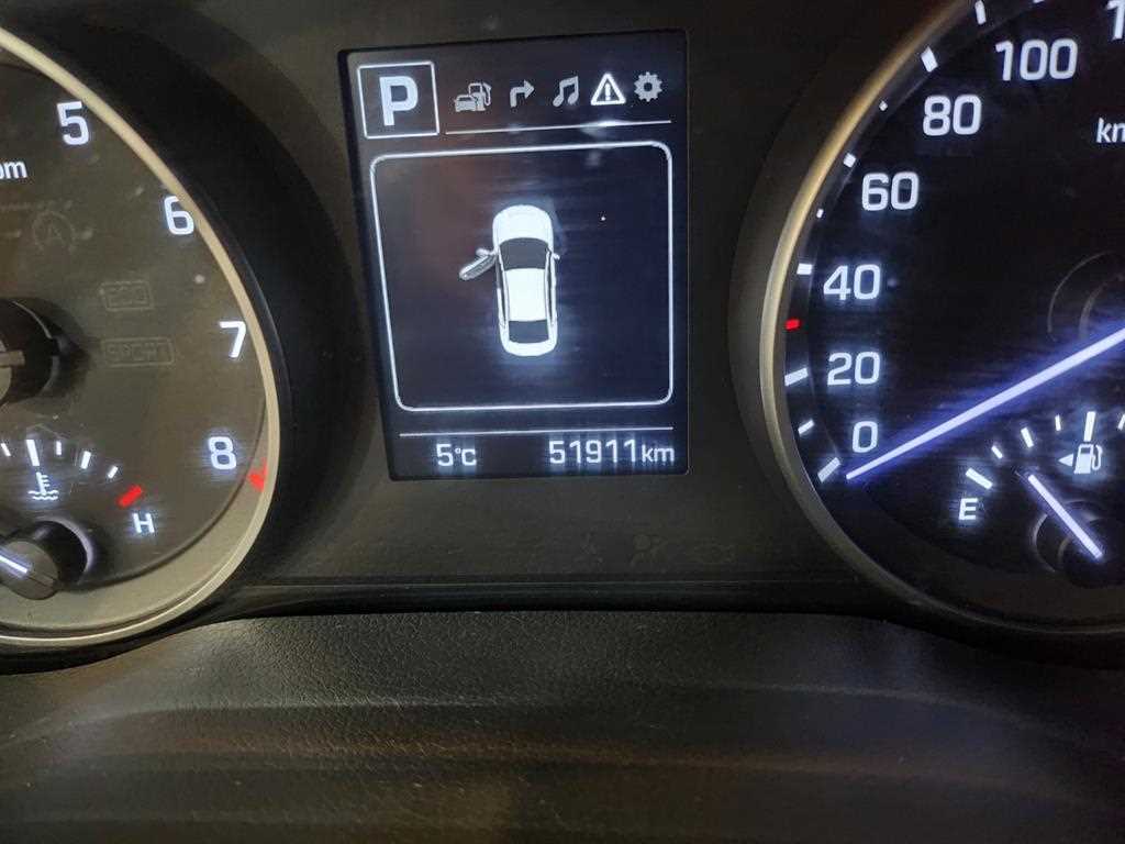 HYUNDAI Avante 2017 Gris - Importación desde Corea - HF Imports Iquique - Foto 13