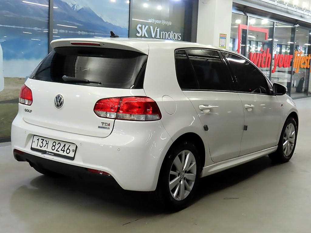 Volkswagen Golf - Vista 4