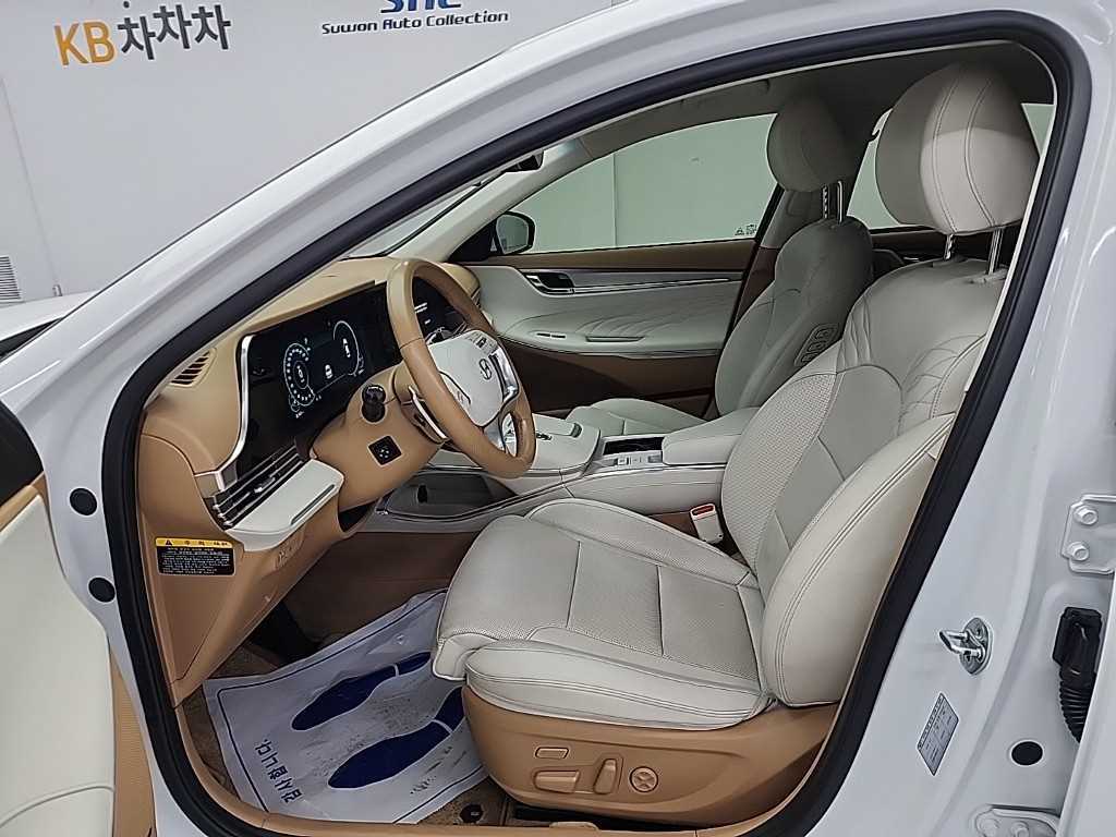 HYUNDAI Grandeur - Vista 11