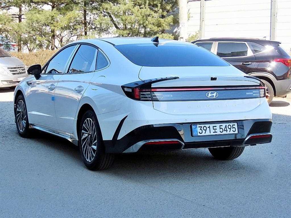 HYUNDAI Sonata - Vista 3