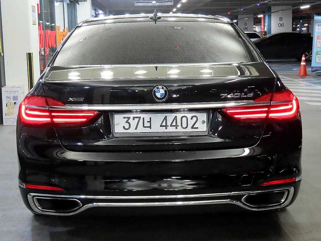 BMW 7 Series - Vista 5