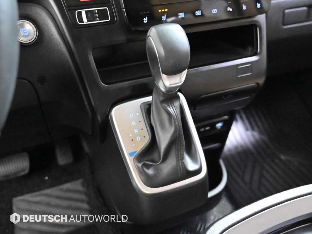 HYUNDAI Staria - Vista 9