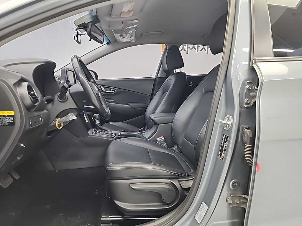 HYUNDAI Kona - Vista 11