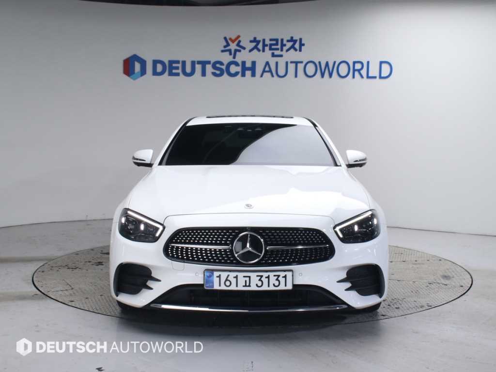 Mercedes Benz E class - Vista 3