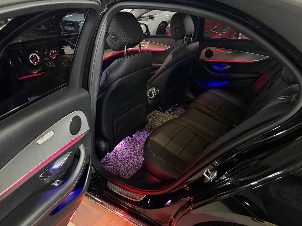 Mercedes Benz E class - Vista 6