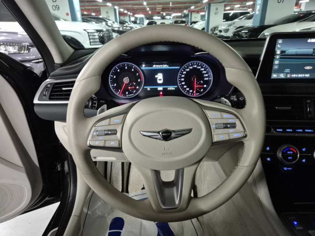 Genesis G70 - Vista 12