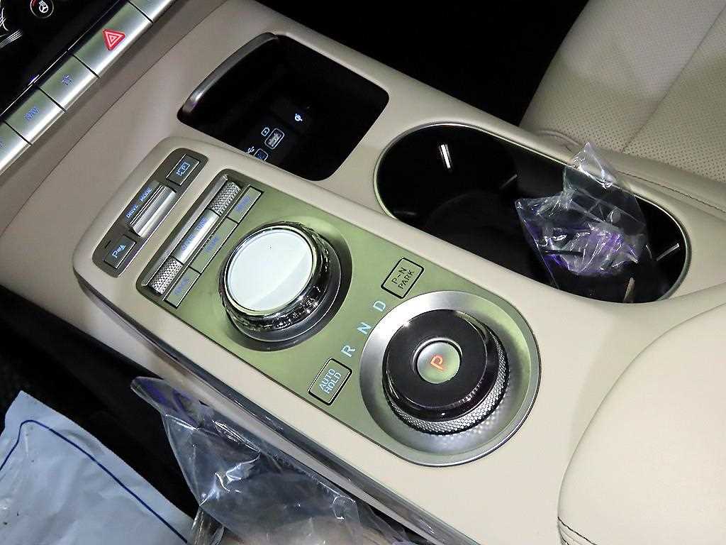 Genesis GV70 - Vista 12