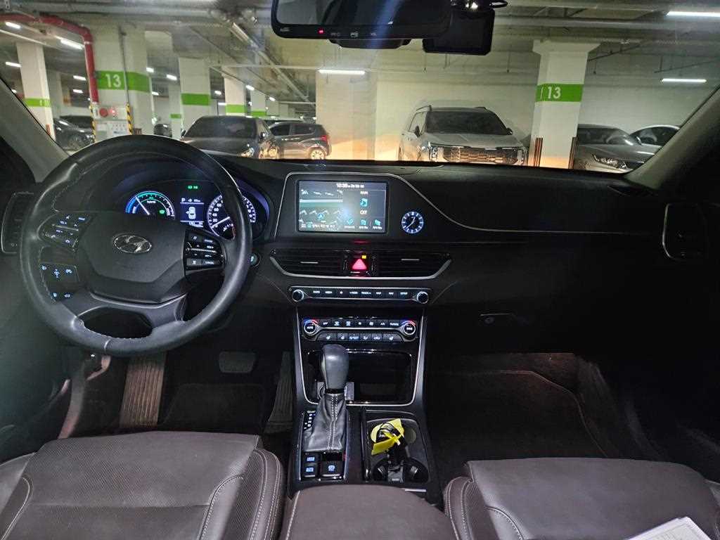 HYUNDAI Grandeur - Vista 6