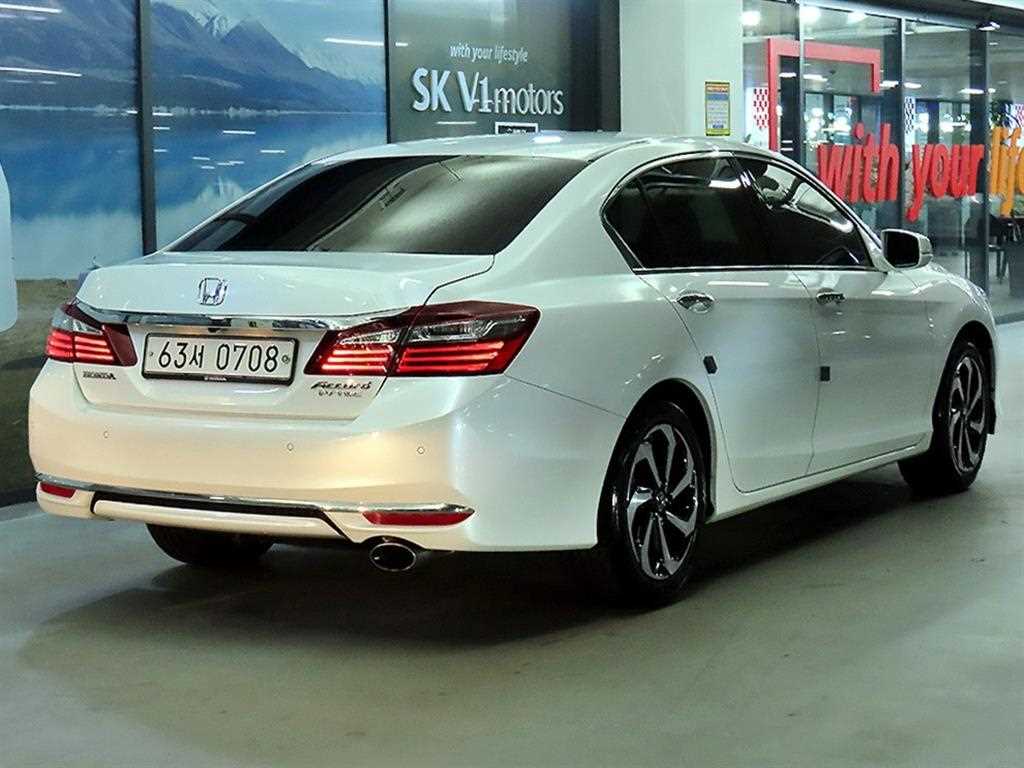 Honda Accord - Vista 4