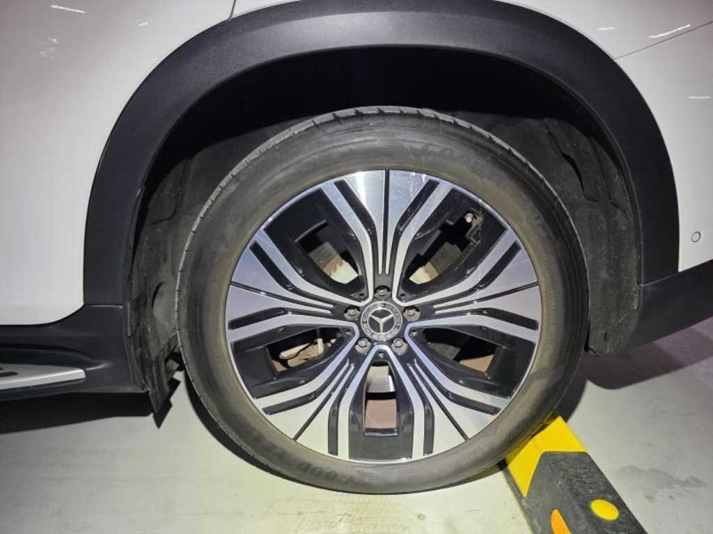 Mercedes Benz EQE - Vista 6