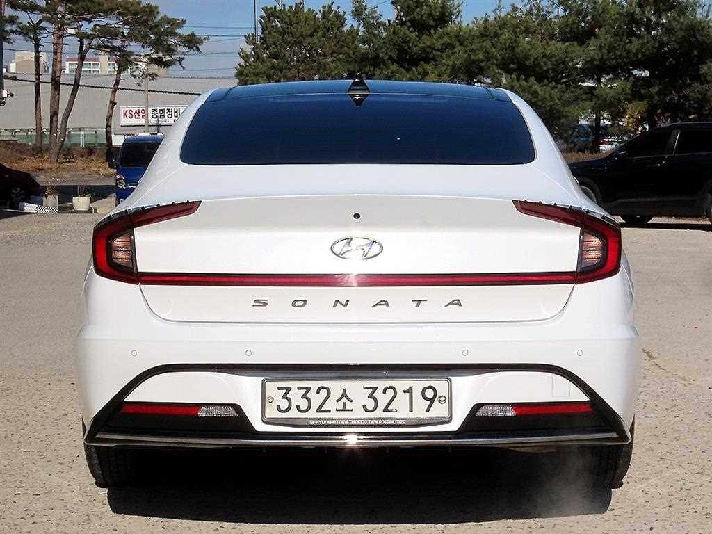 HYUNDAI Sonata - Vista 4