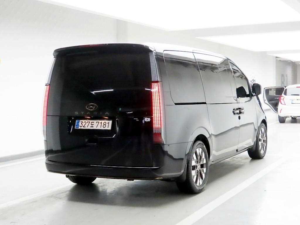 HYUNDAI Staria - Vista 4