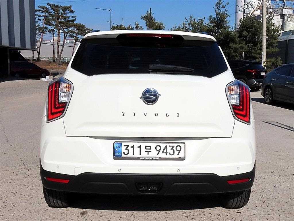 Ssangyong Tivoli - Vista 4