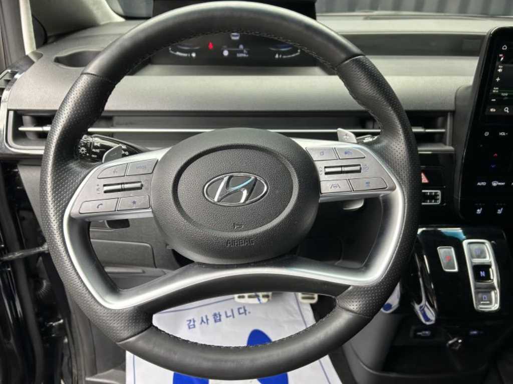 HYUNDAI Staria - Vista 9