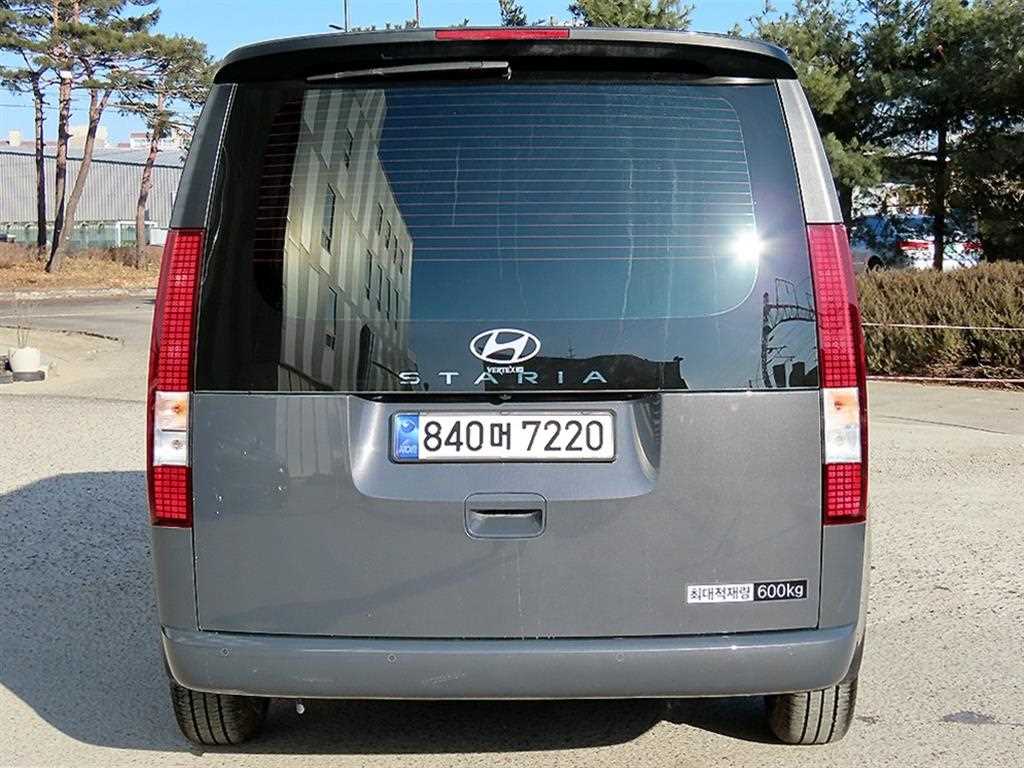 HYUNDAI Staria - Vista 4