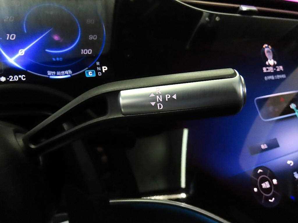 Mercedes Benz EQS - Vista 12