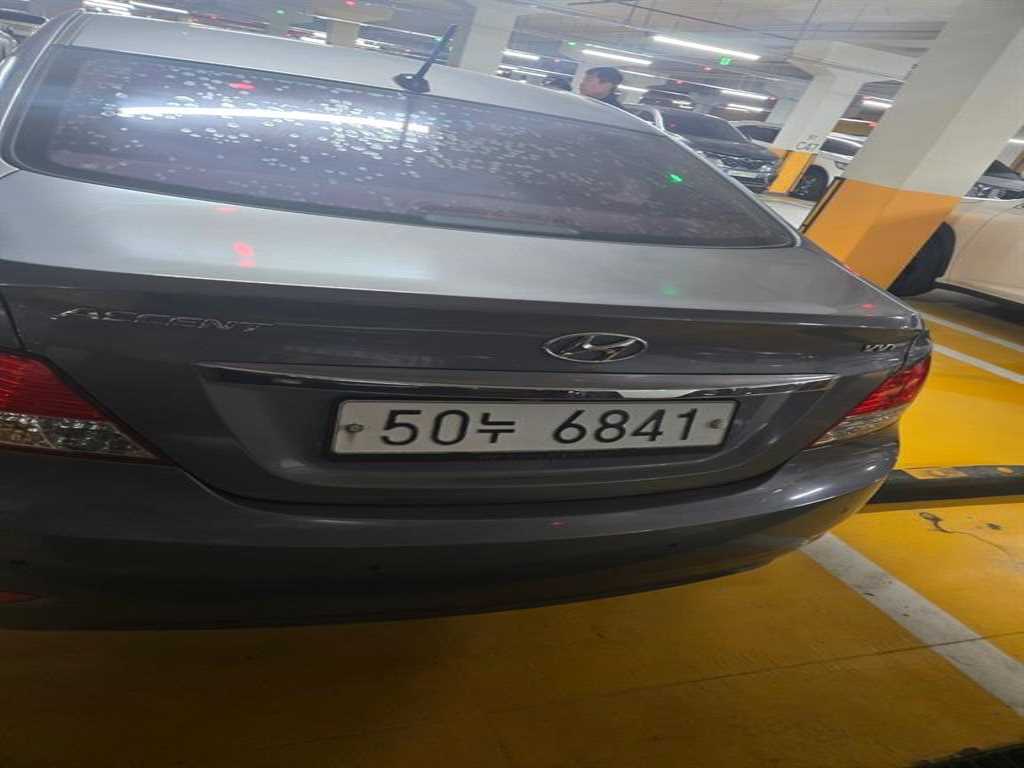 HYUNDAI Accent - Vista 2