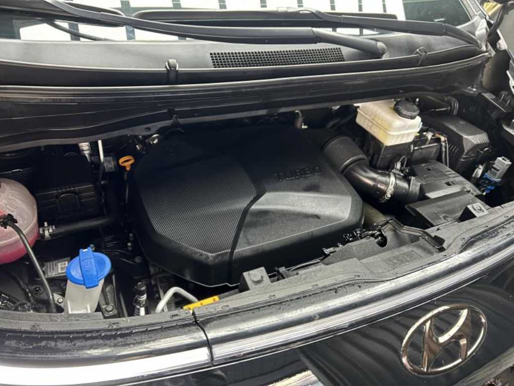 HYUNDAI Staria 2023 Negro - Importación desde Corea - HF Imports Iquique - Foto 16