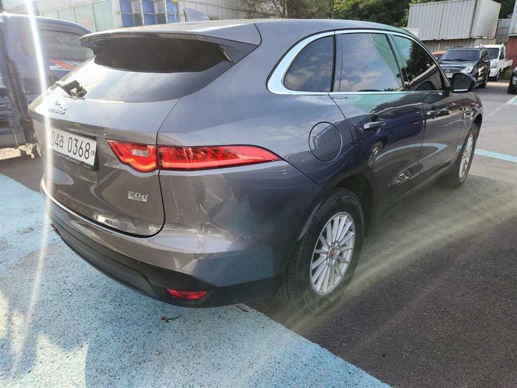 Jaguar F-PACE - Vista 4