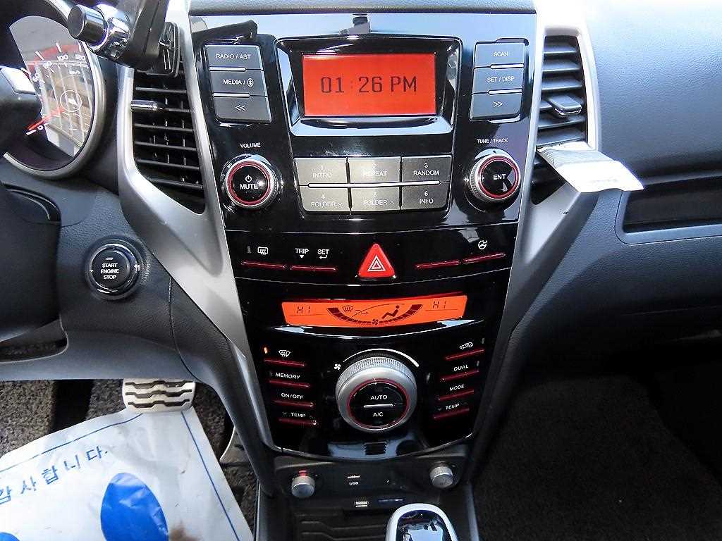 Ssangyong Tivoli 2015 Azul - Importación desde Corea - HF Imports Iquique - Foto 13