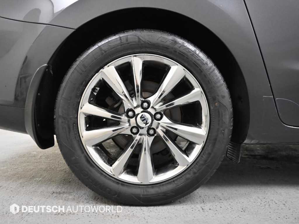 KIA Carnival - Vista 5