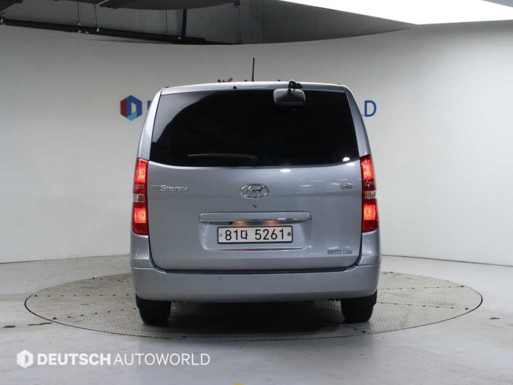HYUNDAI Starex - Vista 4
