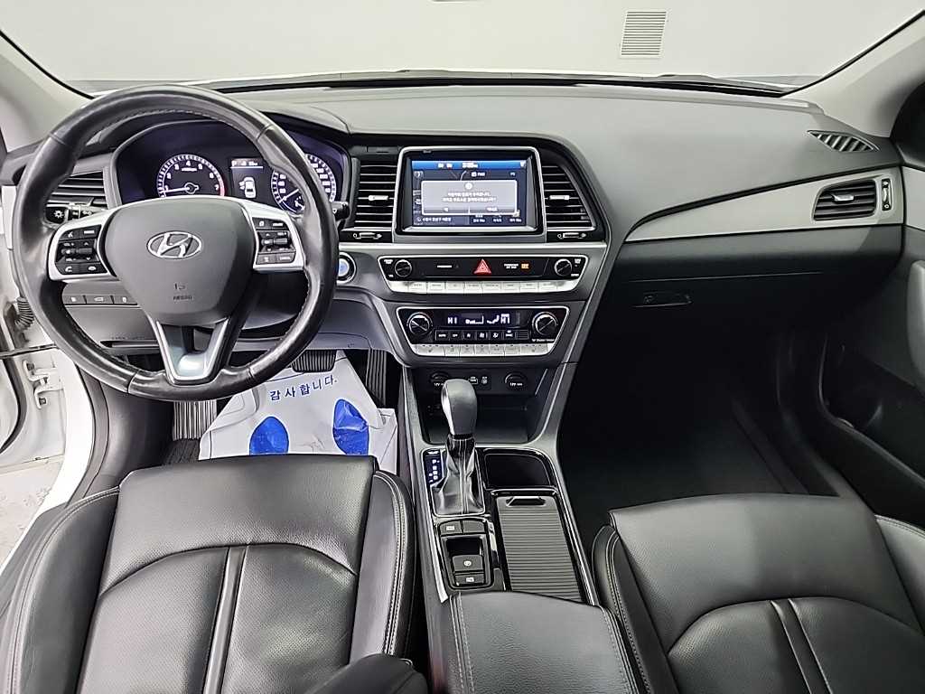 HYUNDAI Sonata - Vista 7