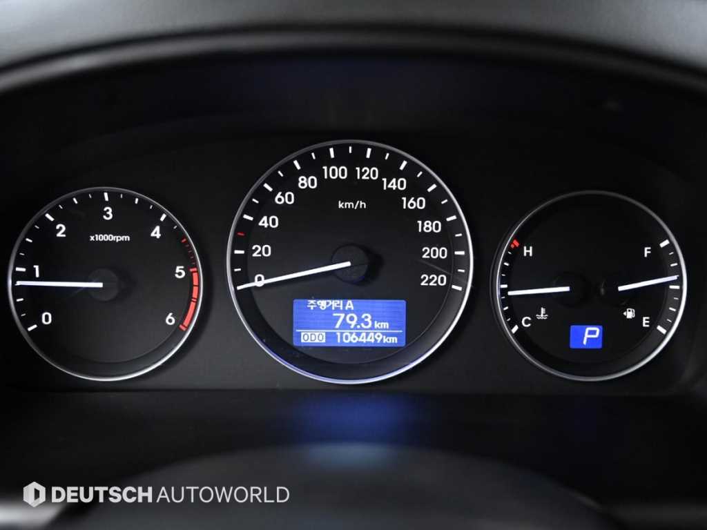 HYUNDAI Starex - Vista 8