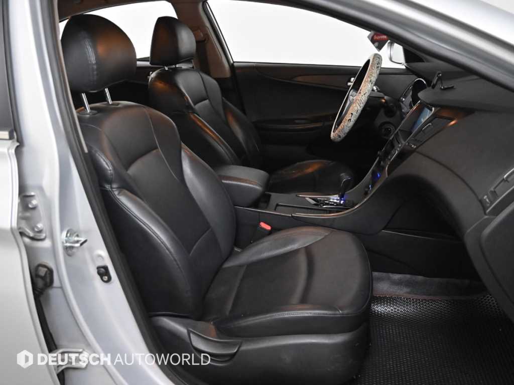 HYUNDAI Sonata - Vista 10