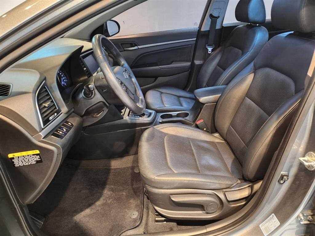 HYUNDAI Avante - Vista 10