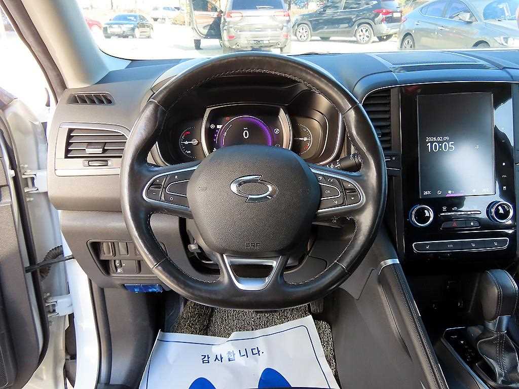 SAMSUNG QM6 - Vista 8