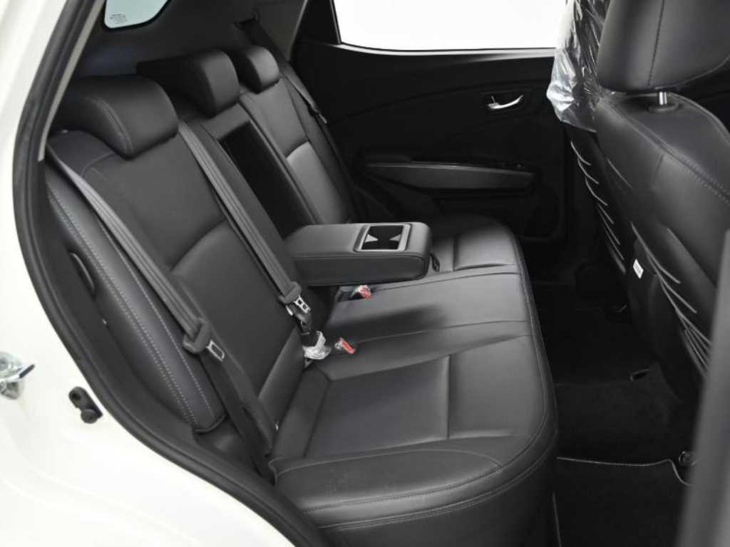 Ssangyong Tivoli - Vista 12