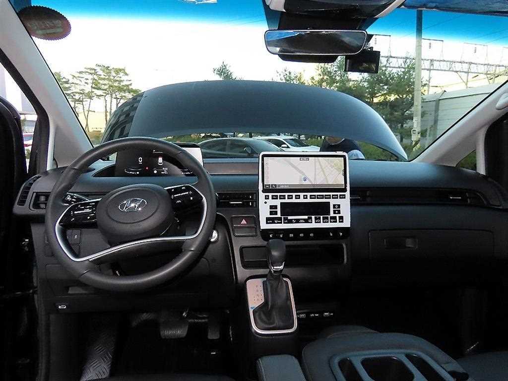 HYUNDAI Staria - Vista 8