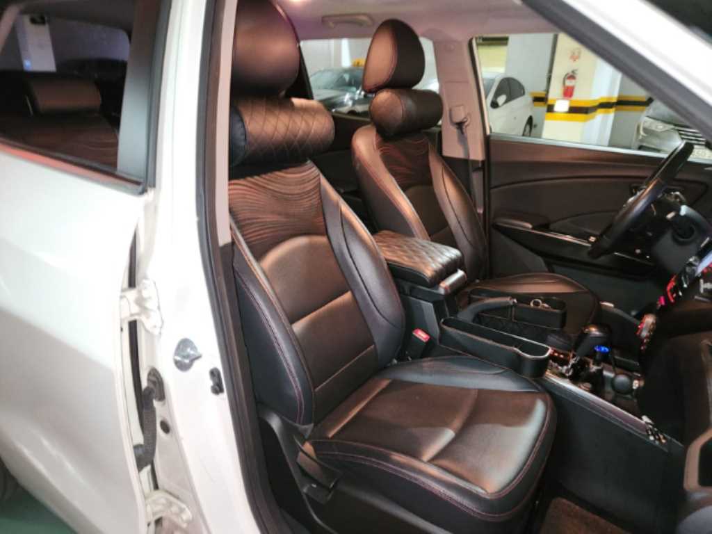 Ssangyong Tivoli - Vista 7