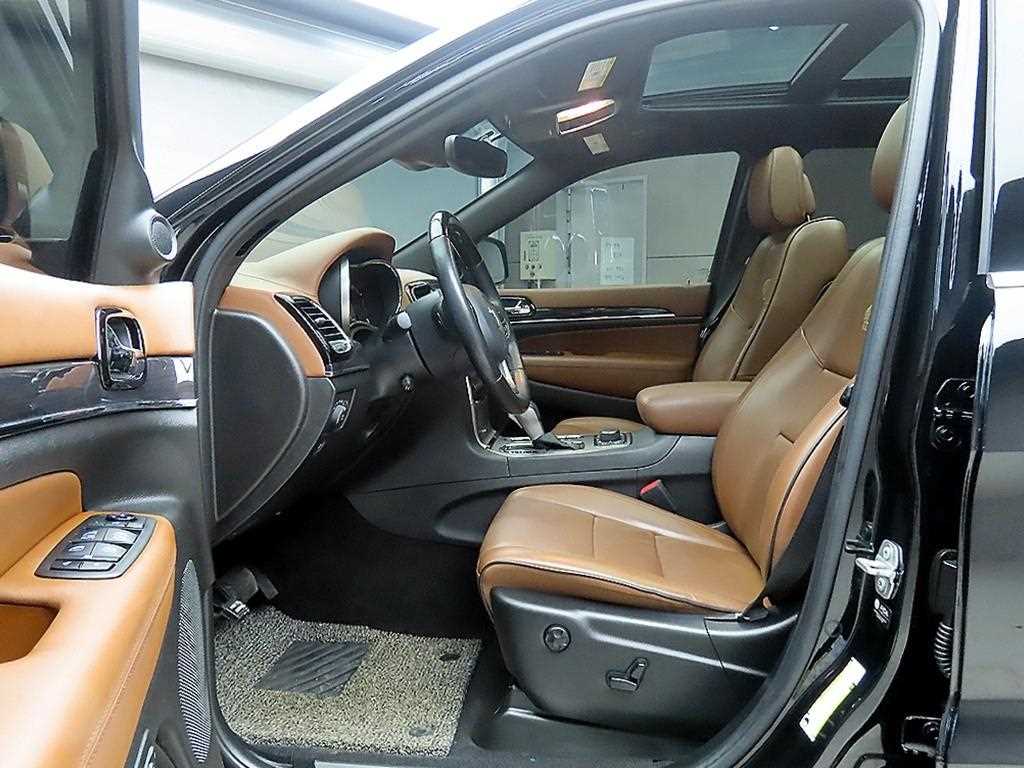 Jeep Cherokee - Vista 5