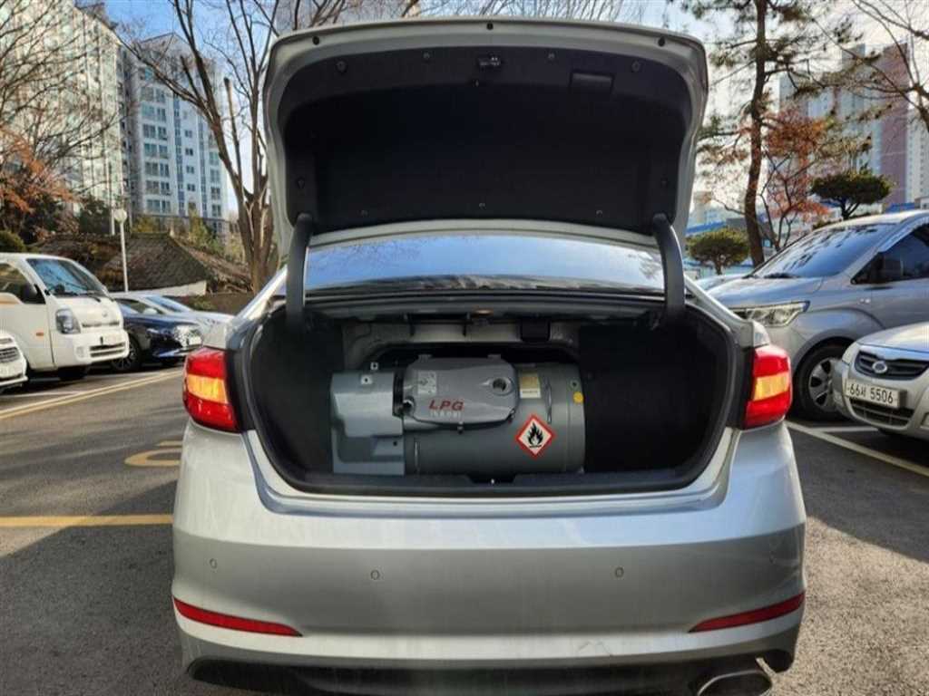 HYUNDAI Sonata - Vista 3