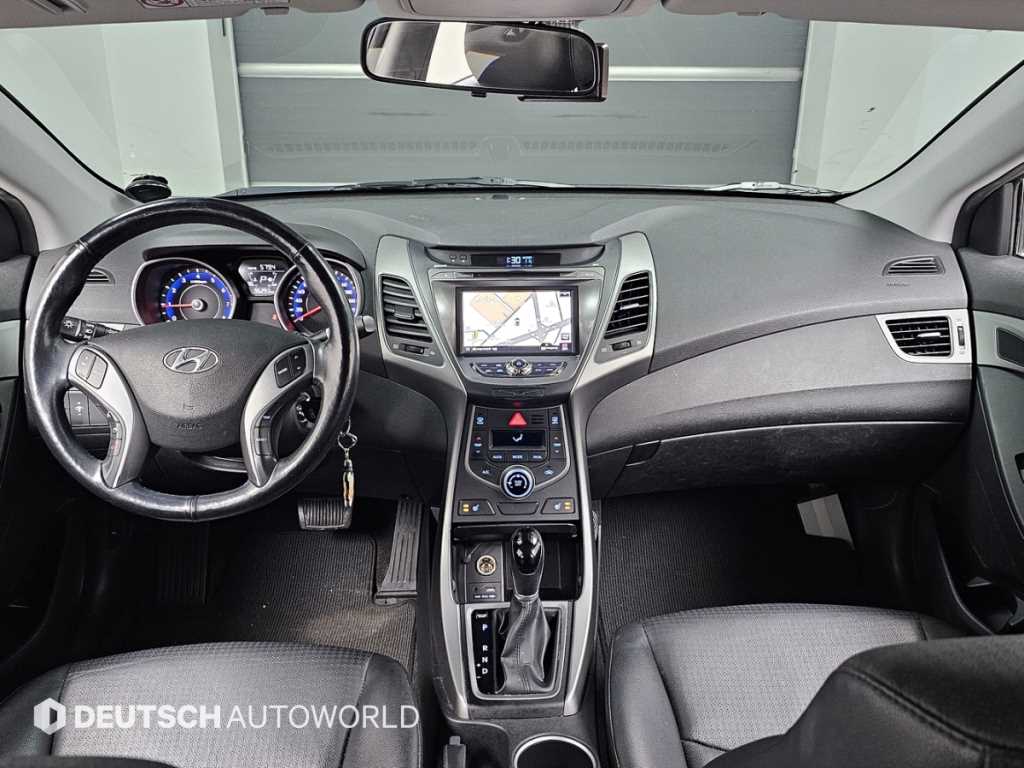 HYUNDAI Avante - Vista 7