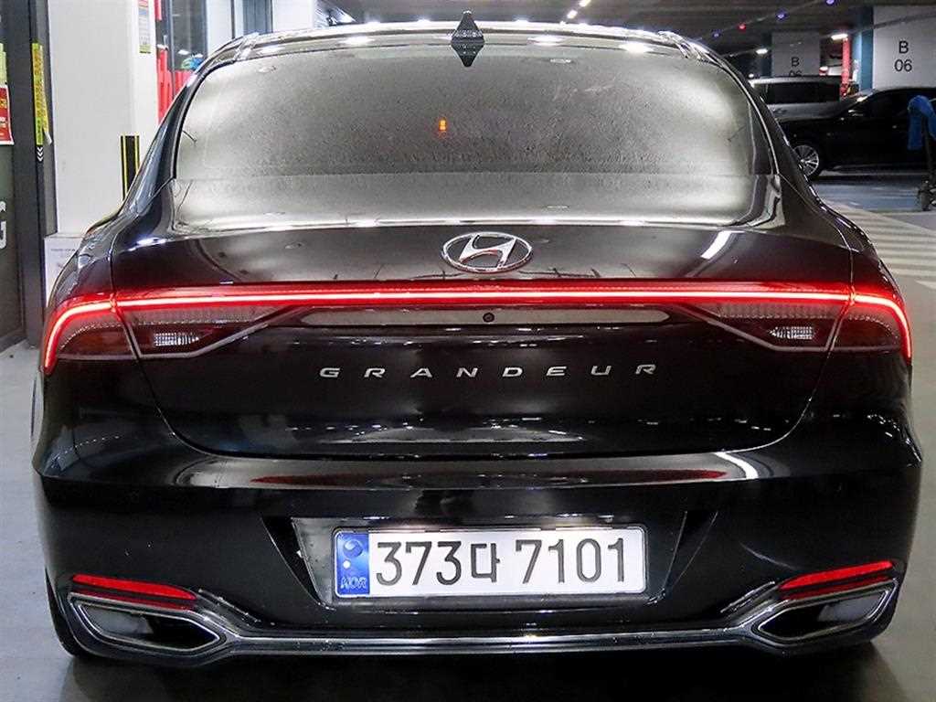 HYUNDAI Grandeur - Vista 5