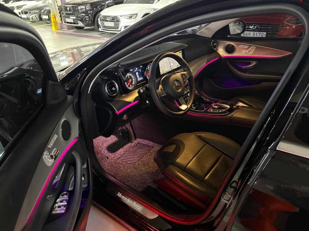 Mercedes Benz E class - Vista 5