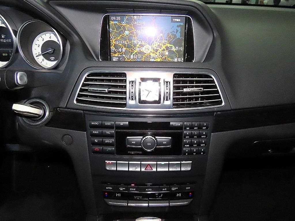 Mercedes Benz E class - Vista 11