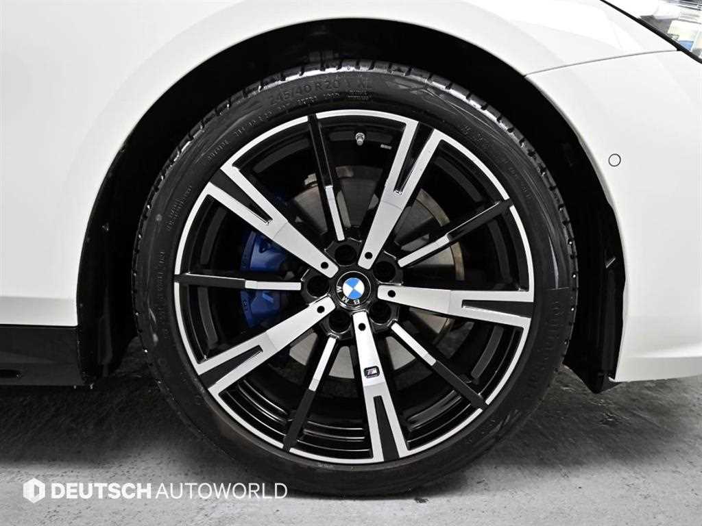 BMW 5 Series - Vista 5