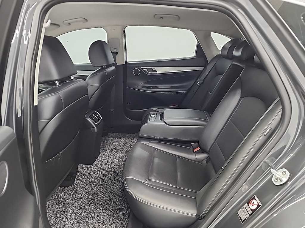 HYUNDAI Grandeur - Vista 12